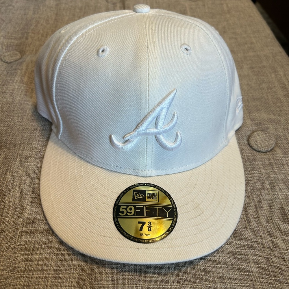 A’s WHITE SNAPBACK